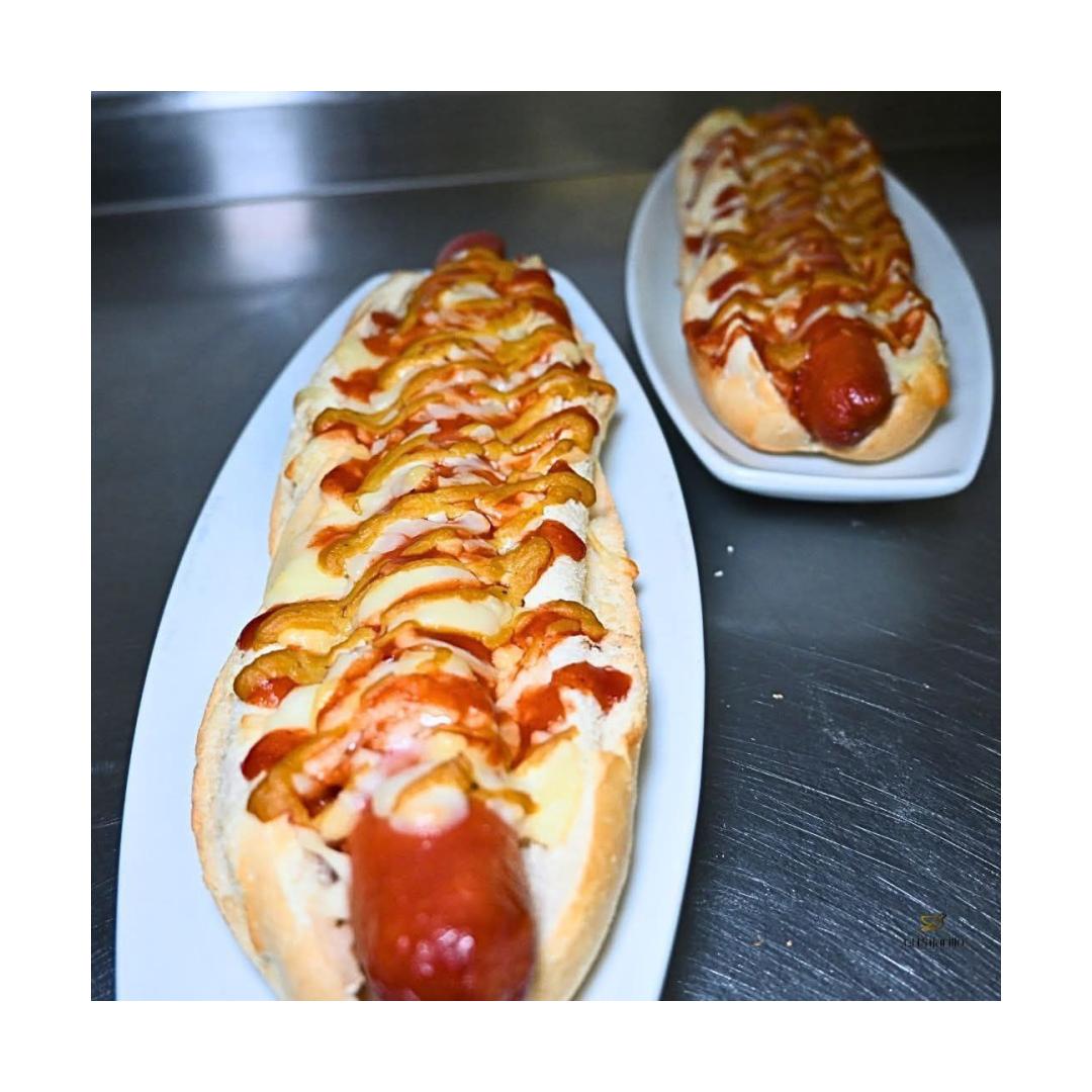PERRITO CALIENTE EN PAN