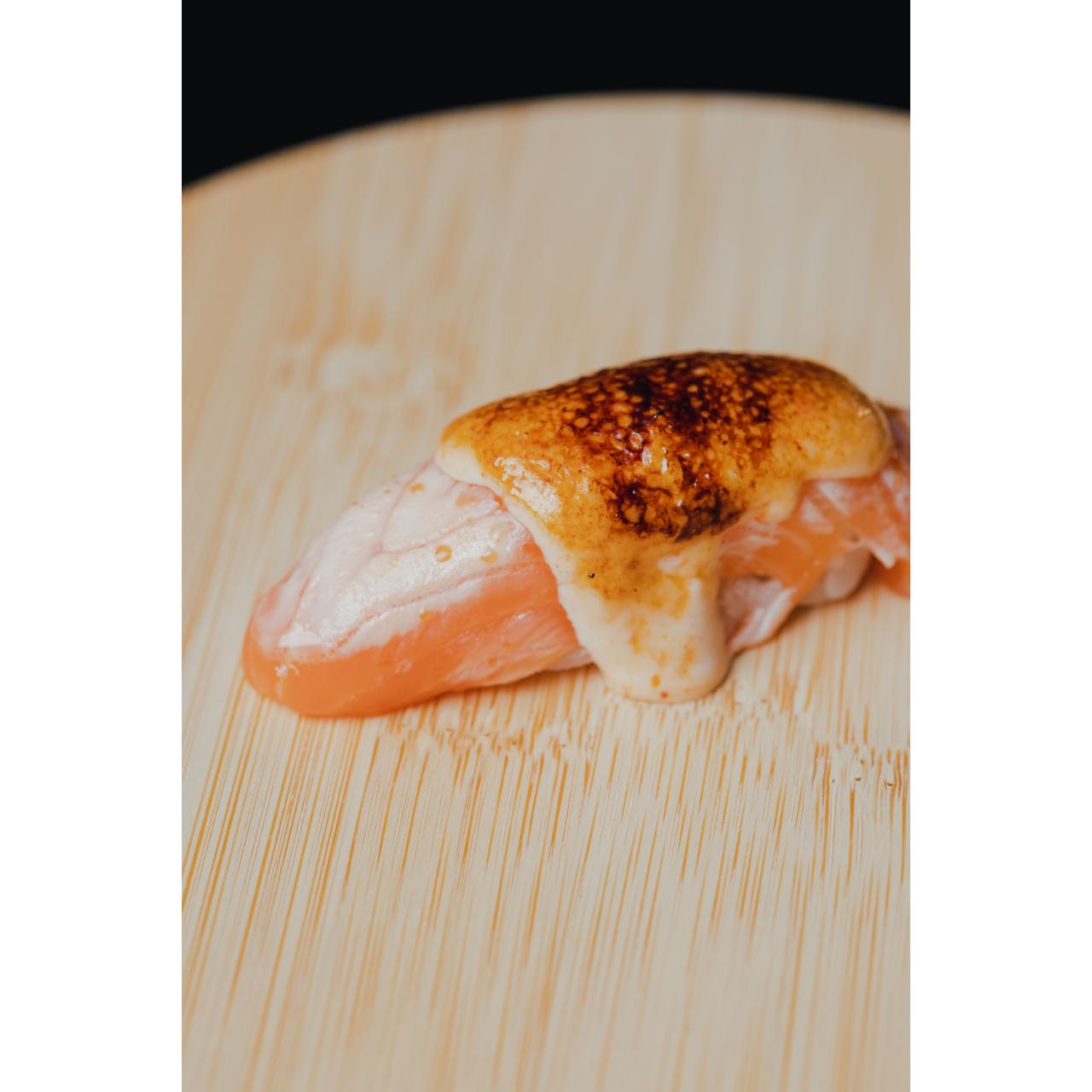 Nigiri de salmón Shin´ yu